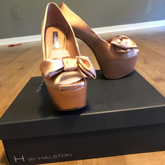 Brand new taupe H by Halston heels - Picture 4 of 4